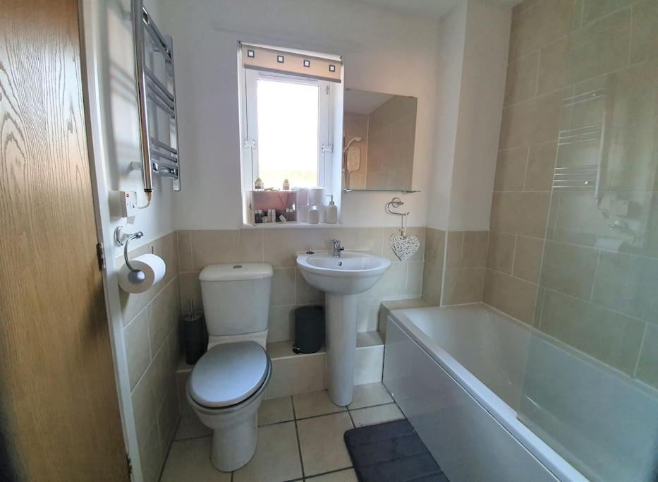 Modern One Bedroom Apt - City Centre & Freeparking Glasgow Eksteriør billede