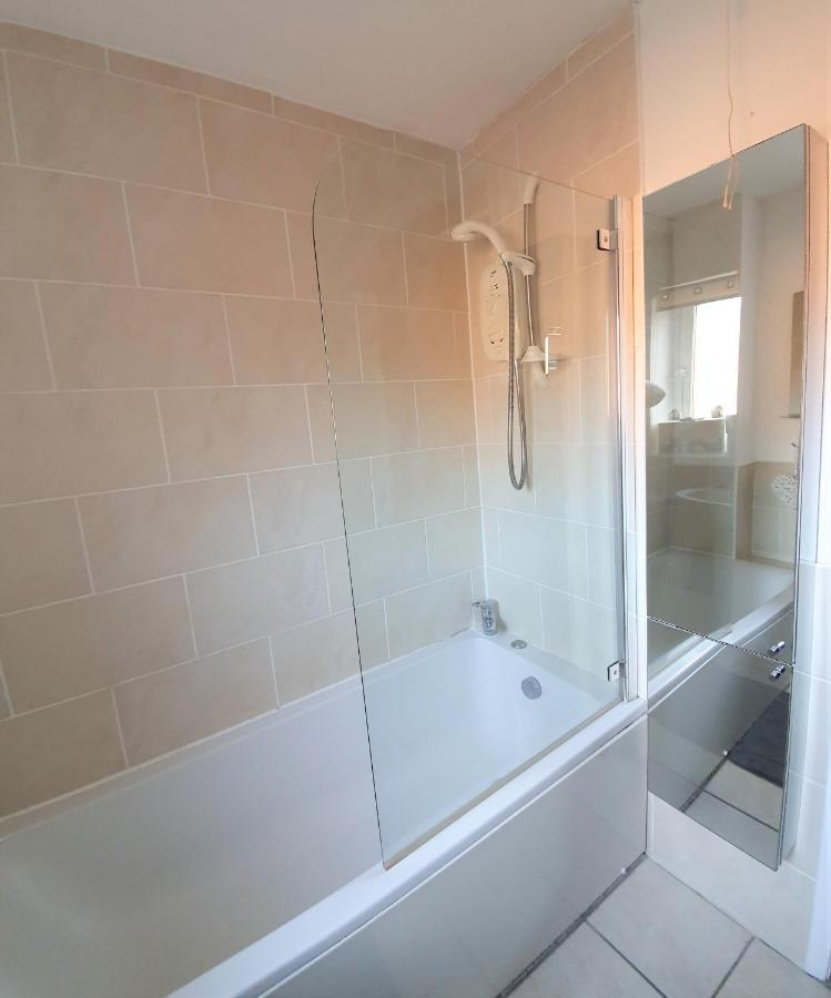 Modern One Bedroom Apt - City Centre & Freeparking Glasgow Eksteriør billede