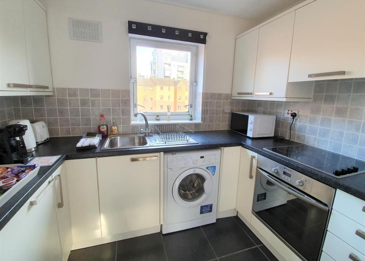 Modern One Bedroom Apt - City Centre & Freeparking Glasgow Eksteriør billede